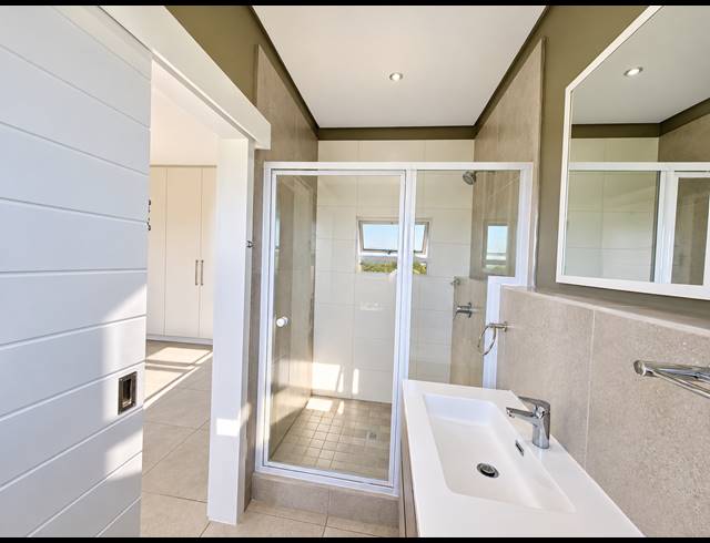 3 BEDROOM APARTMENT TO LET IN BALLITO CENTRAL